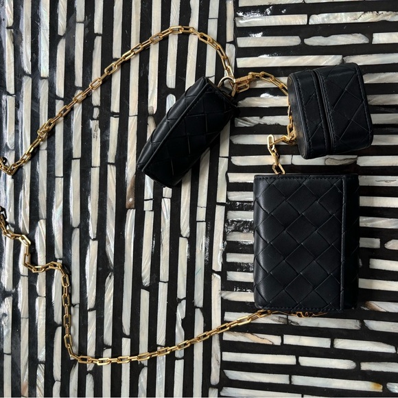 Authentic Bottega Veneta Nappa Intrecciato Card Case Wallet On Chain RETAIL$2500 - Picture 4 of 10